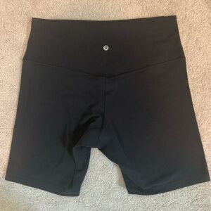 Lululemon Align high-rise short 8”. Size 12